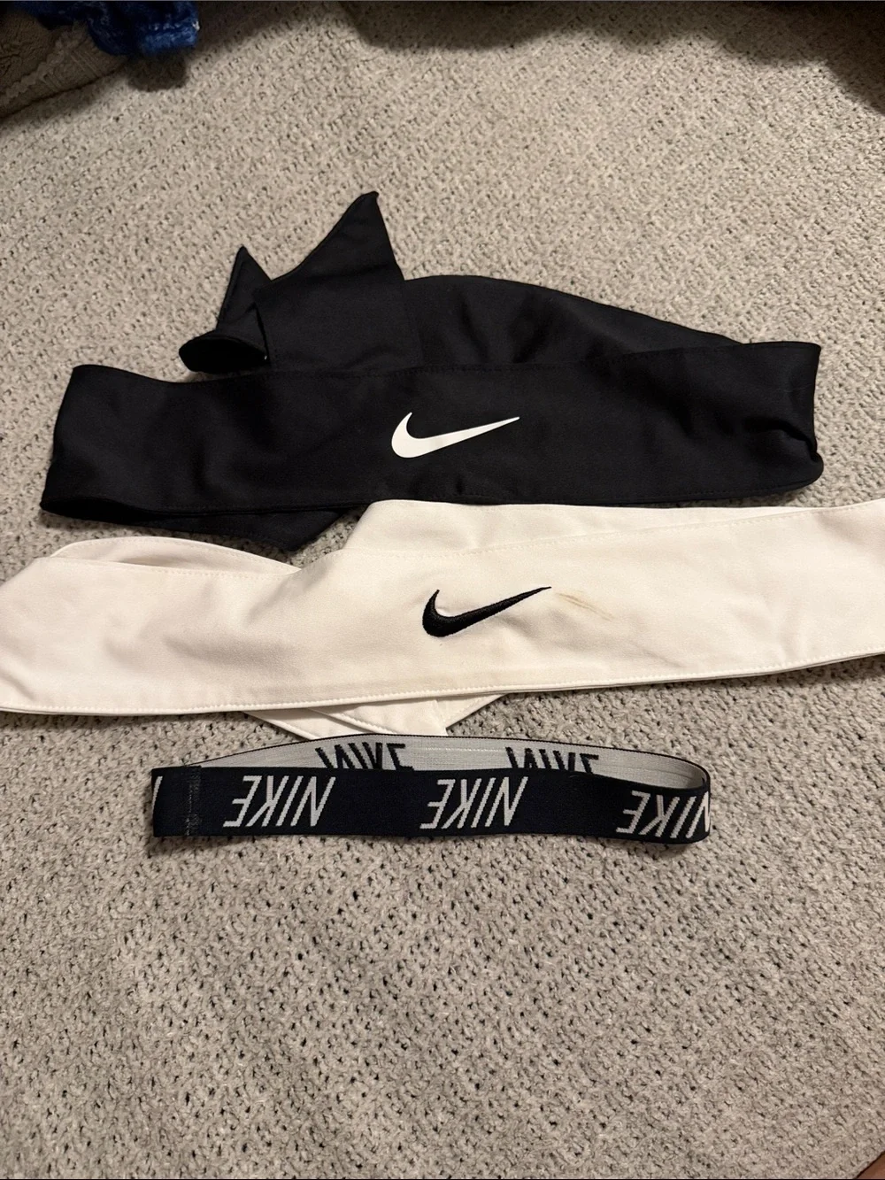 Nike Kids Black and White Swoosh Headband Set